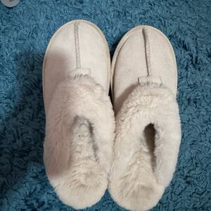 NEW LOWER PRICE Cozy Faux Fur Lined Slippers//. NEW LOWER PRICE !!’